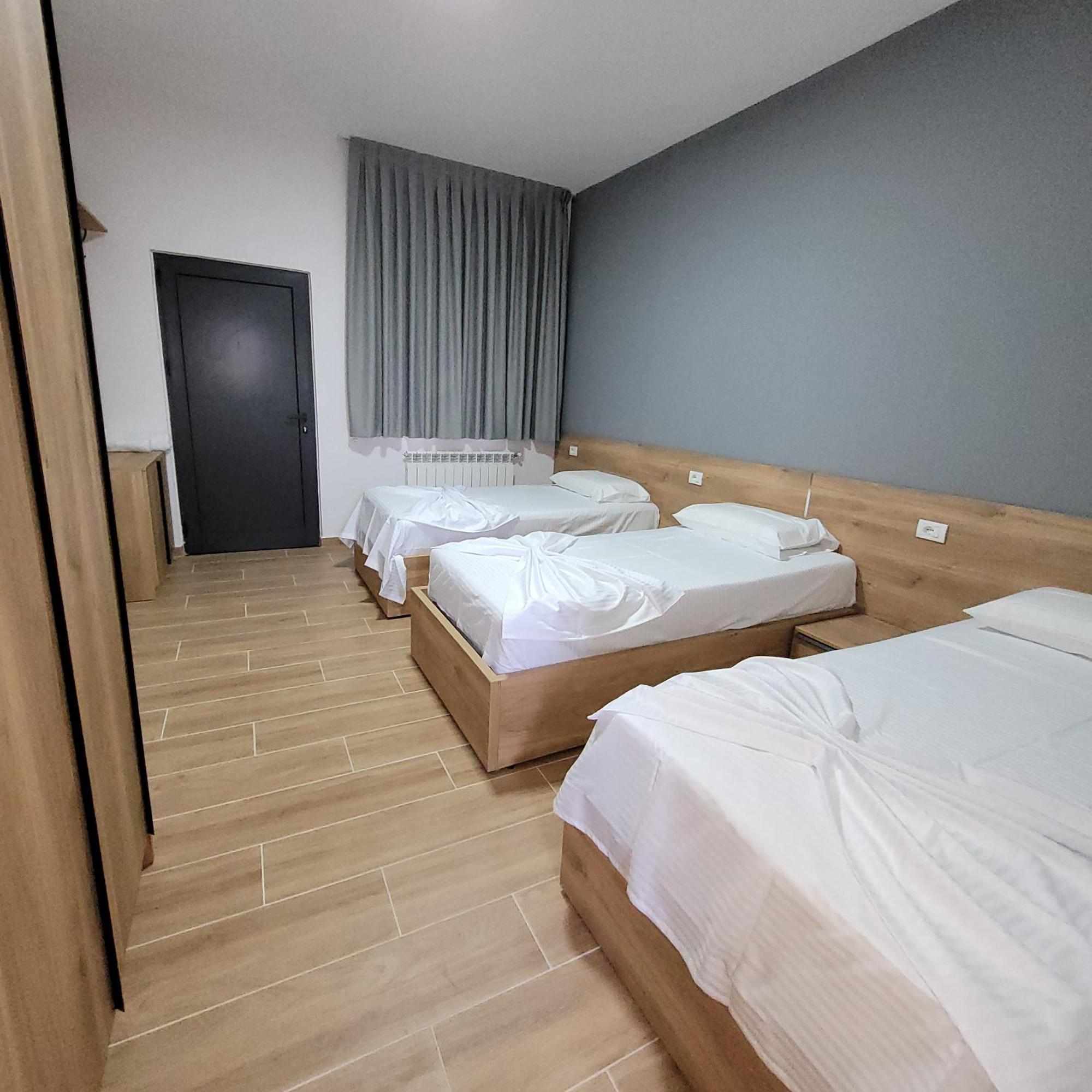 Hotel Erandi Rinas Buitenkant foto