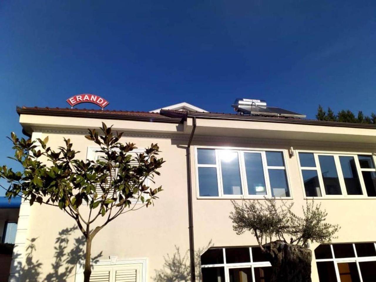 Hotel Erandi Rinas Buitenkant foto