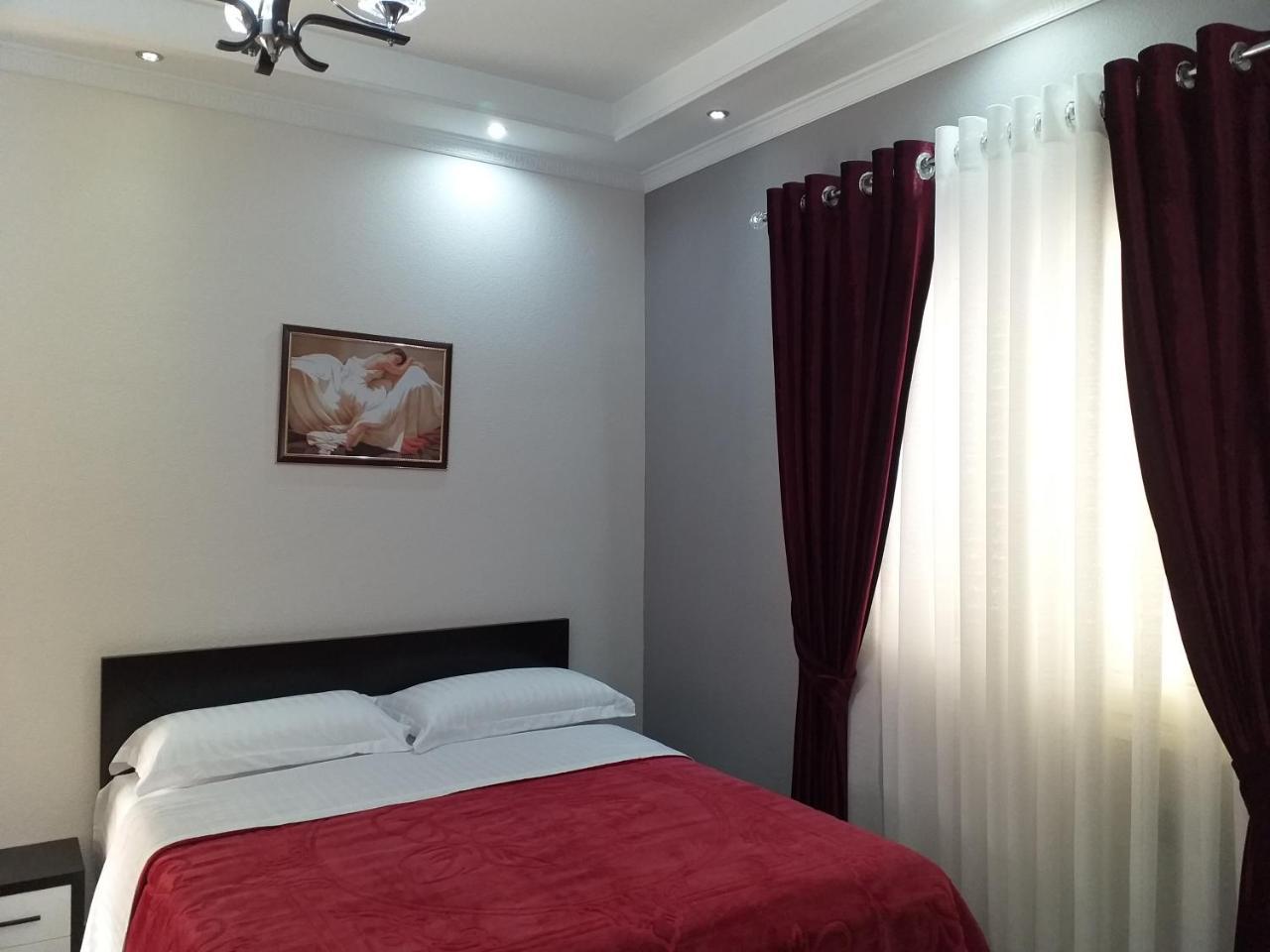 Hotel Erandi Rinas Buitenkant foto