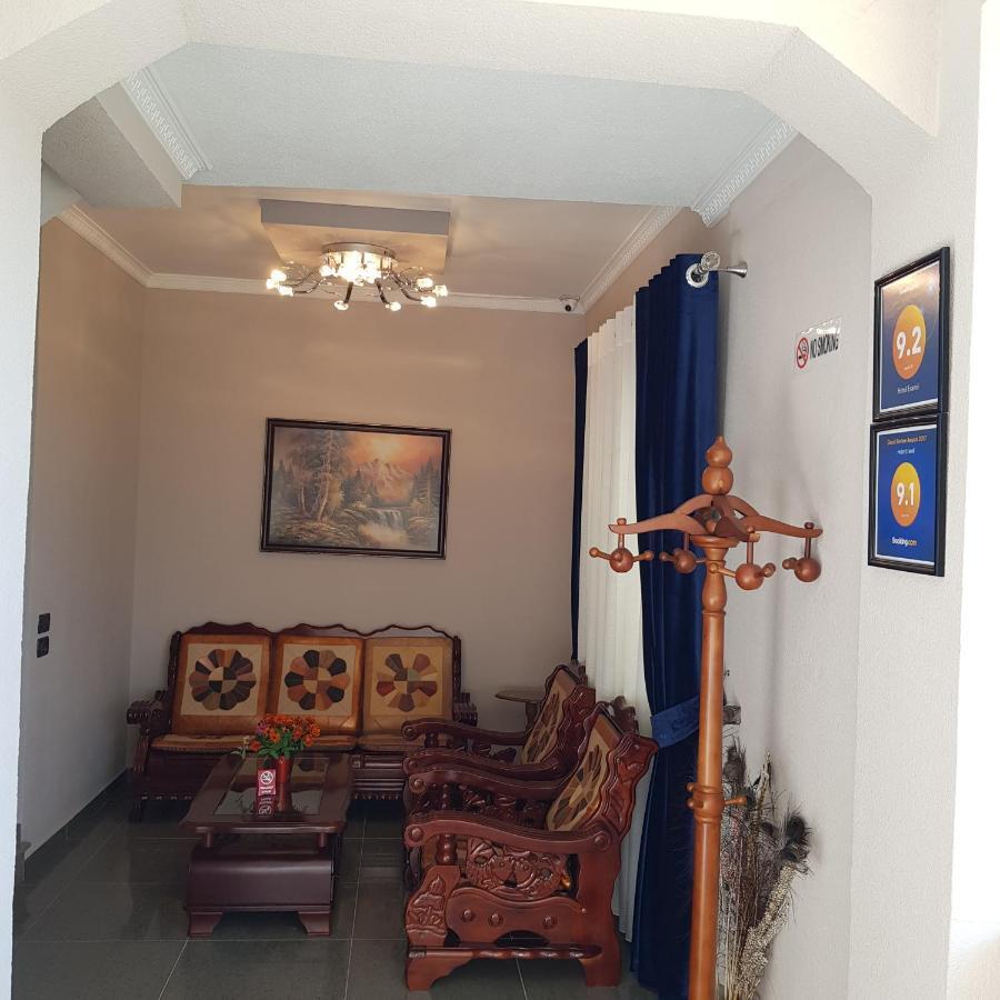 Hotel Erandi Rinas Buitenkant foto