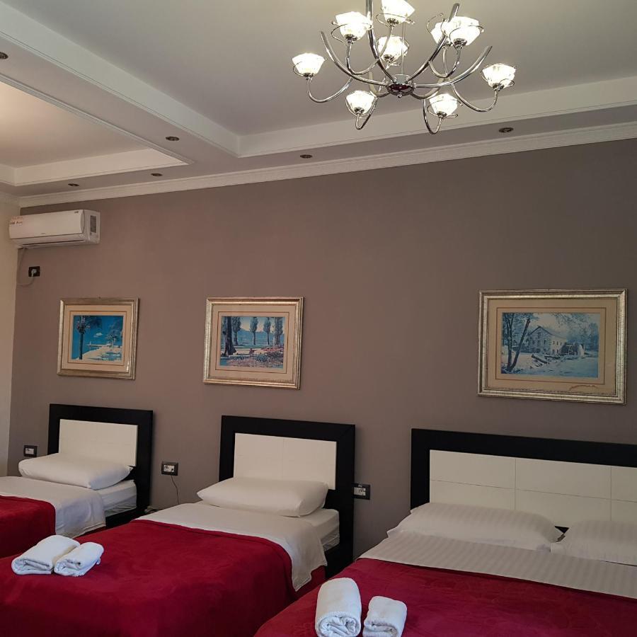 Hotel Erandi Rinas Buitenkant foto