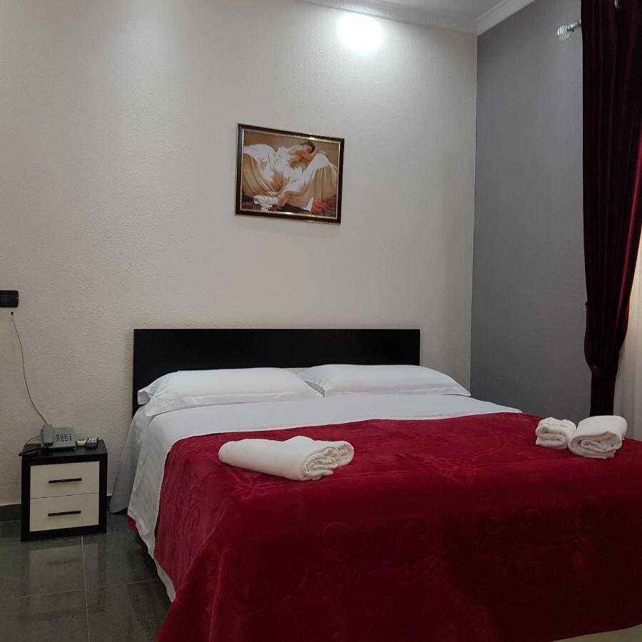 Hotel Erandi Rinas Buitenkant foto