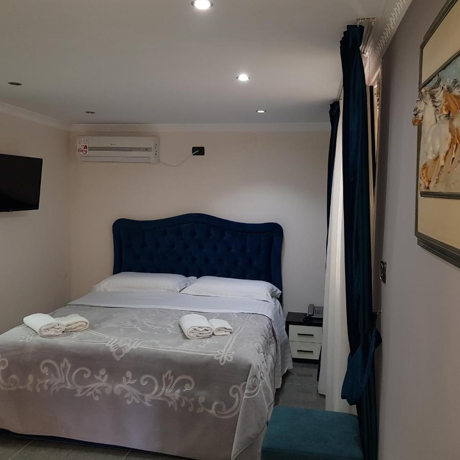 Hotel Erandi Rinas Buitenkant foto