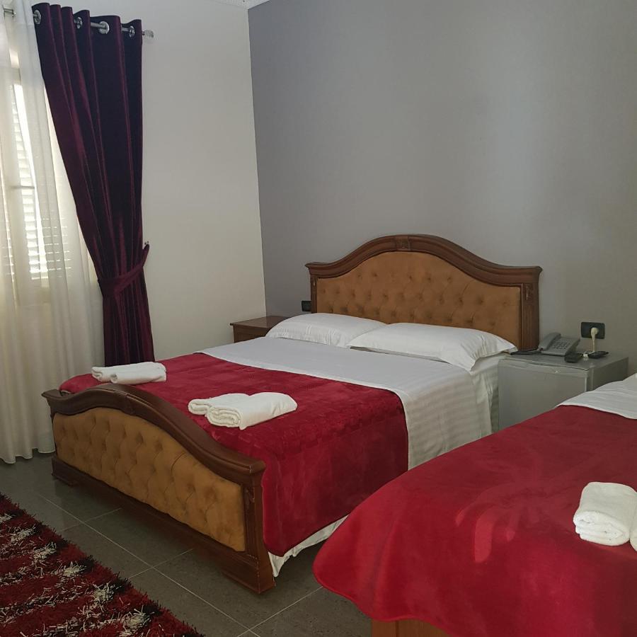 Hotel Erandi Rinas Buitenkant foto